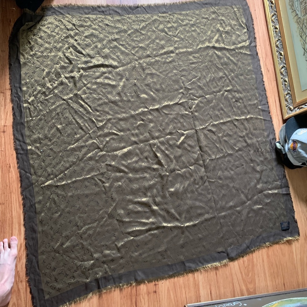 Louis Vuitton so shine monogram shawl - Picture 7 of 8